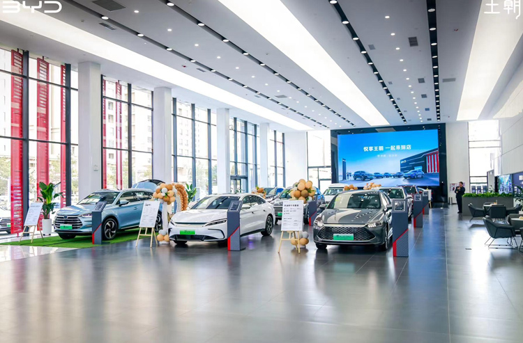 新能源汽車4S店展示廳